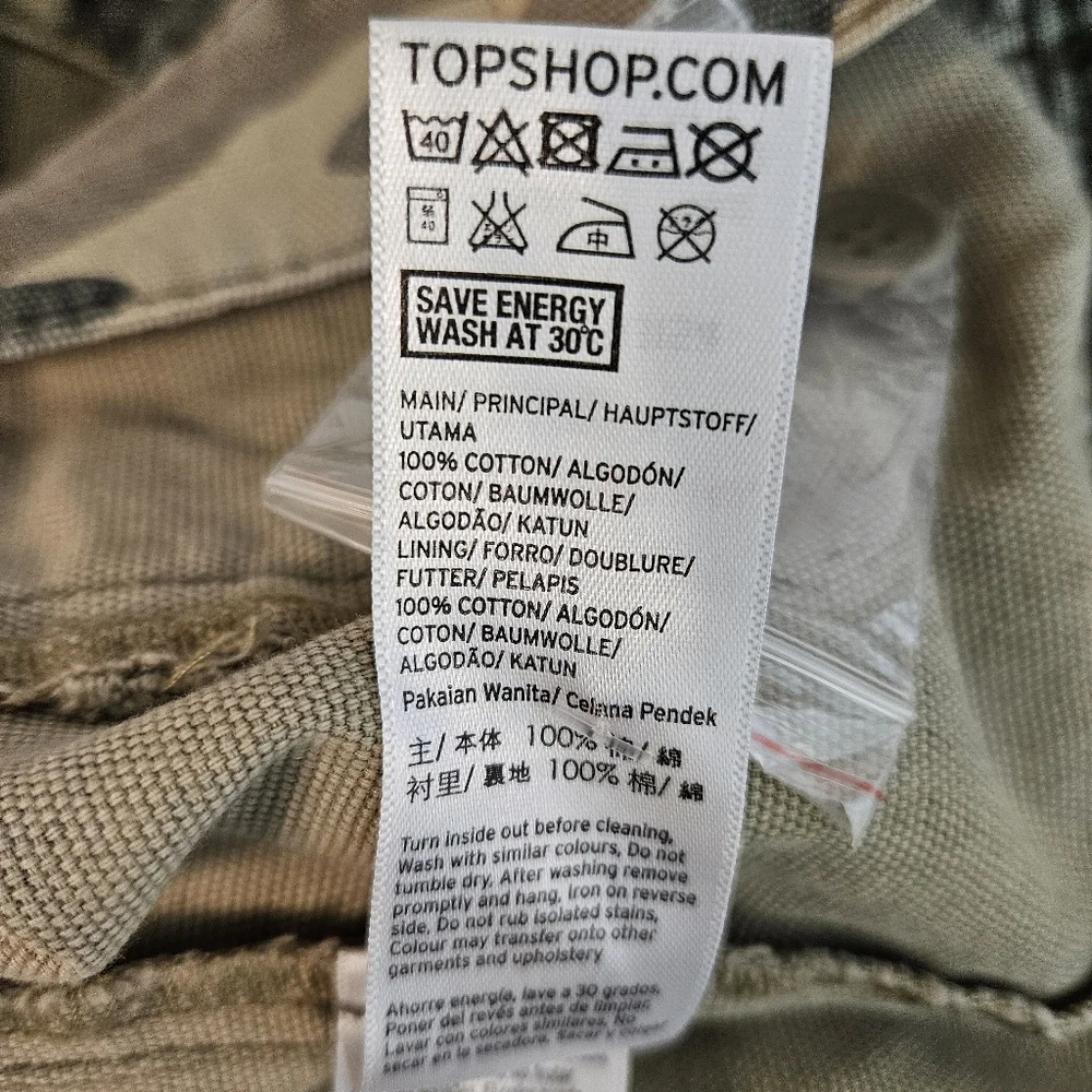 Topshop Green Camo Buckle Detail High Rise Utility Shorts Women’s Size 4 - Picture 11 of 12